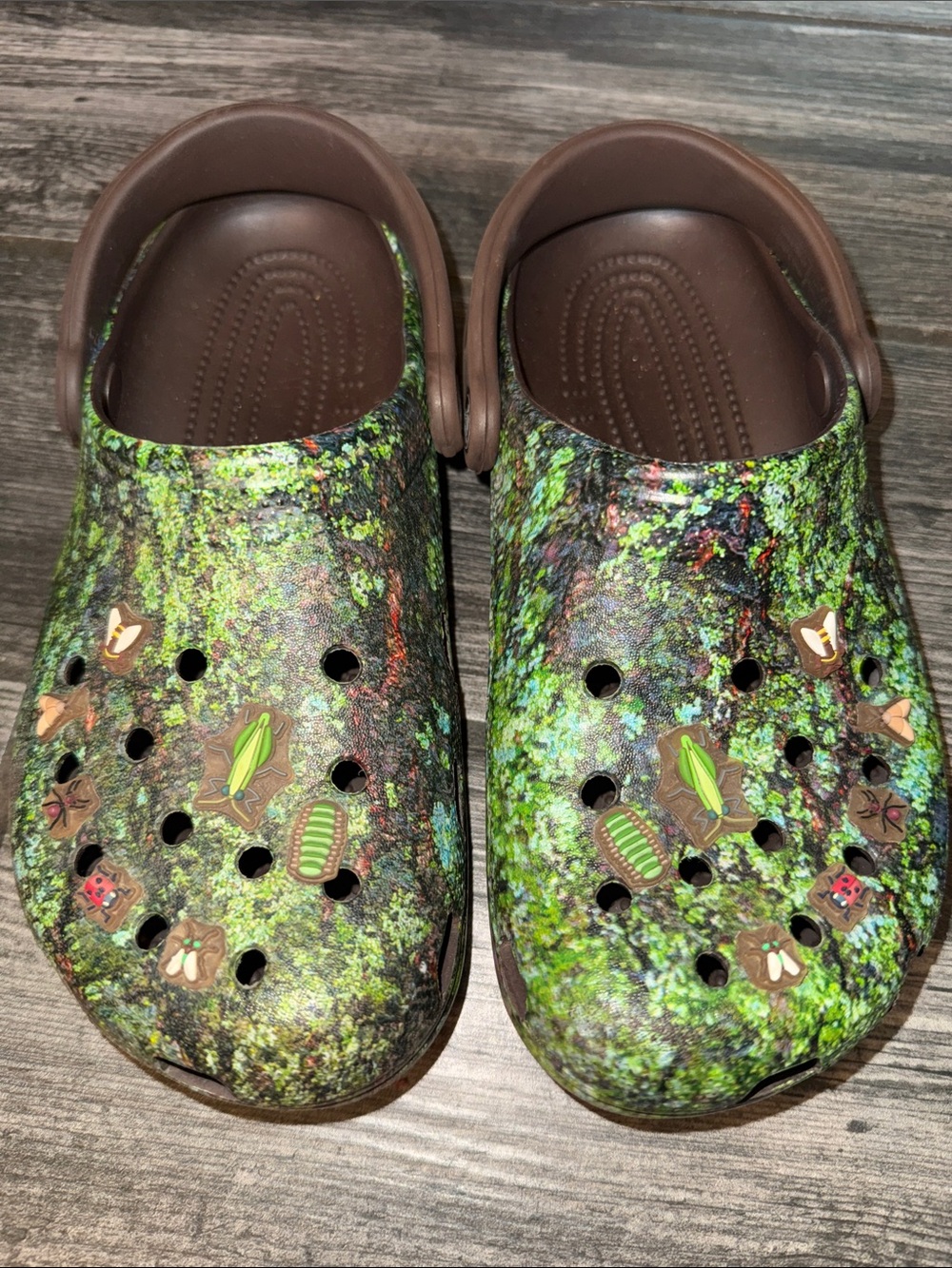 CROCS Women’s Brown & Green Moss-Print Clog